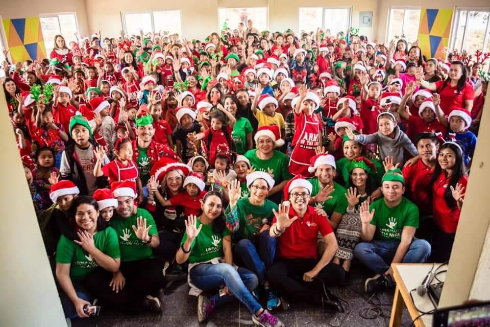 cala's tweet photo. Celebramos la mejor época del año, con corazones latiendo de alegría al ver los rostros de la comunidad indígena de Guatemala mientras reciben regalos, nuestro apoyo, y disfrutan de una Navidad diferente.

@calafoundation
@mark_arellano_
@dilciaruan https://t.co/VdvMHi7Jiw