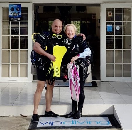 ElvisTjin's tweet photo. 1st dive after 18 years🙏

Thank you Aja Radl for the guidance and for being my dive-buddy 🤗.
Thank you VIP-Diving and thank you Monalisa Domacasse for arranging all of this. https://t.co/TwmHxi9uOI