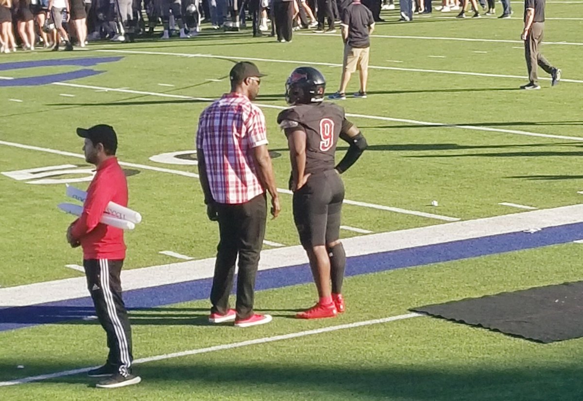 Tameka528's tweet photo. We are proud of @whsmustangs! Didn't get the win today but there's no reason to feel defeated. Coaches, players, former players, Spring ISD, our community encouraged the team. We gain strength from adversity &amp; their best days are ahead of them.🙏🏾 #BelieveInSpring #SpringISDFamily https://t.co/KWabnKUvoS