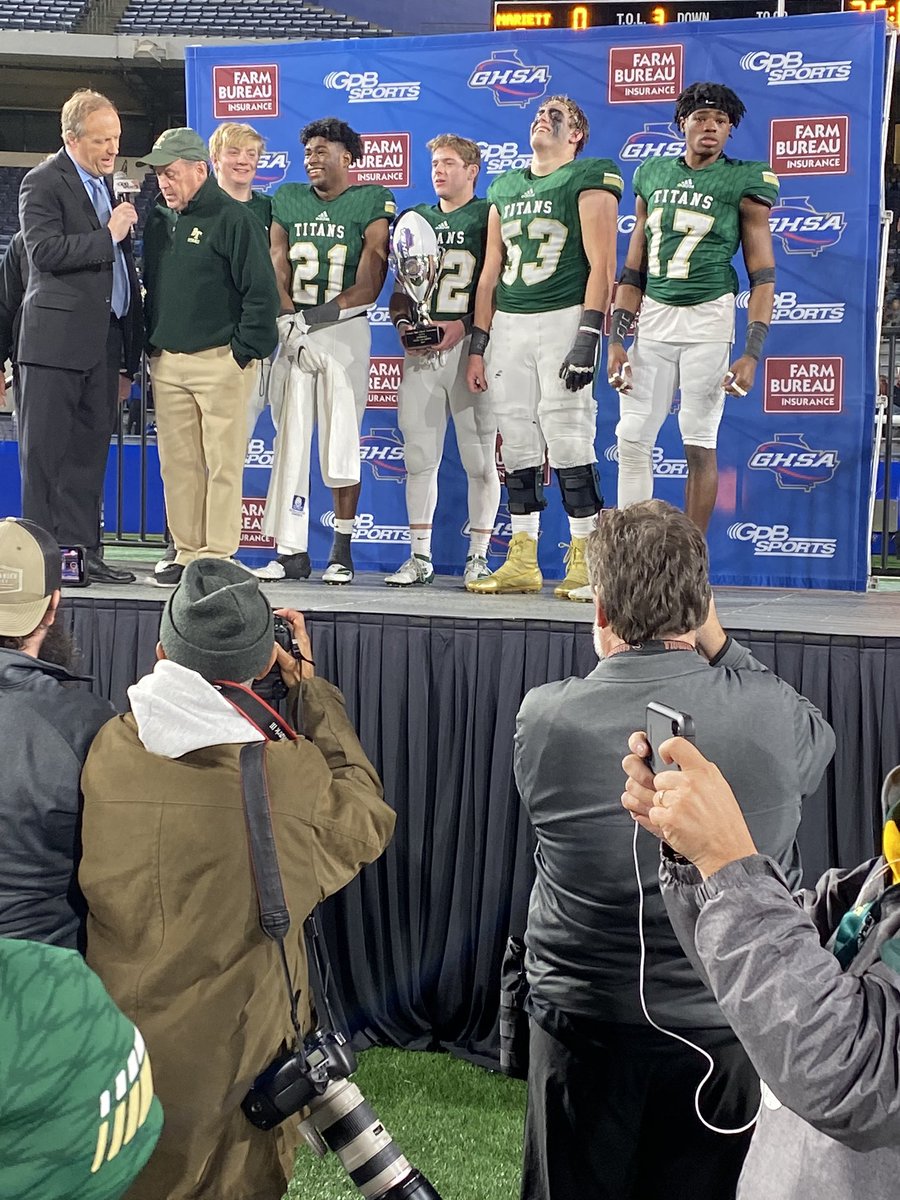 VictorGreen21's tweet photo. State champs!!!! 3peat!! @elijahgreen2121 got MVP!!! https://t.co/c4FCH0mEh5