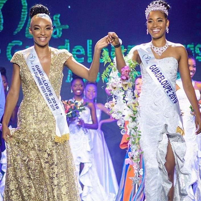 Prefet971's tweet photo. 👏👏 BRAVO à @ophelymezinooff #1stRunner #MissWorld et à #ClemenceBotino #MissFrance2020
La #Guadeloupe a du talent et du charme. Clémence et Ophély viennent brillamment de le démontrer ! 
Toutes nos félicitations pour vos magnifiques parcours.
#LaGuadeloupeÀLHonneur https://t.co/UNExcD35eo