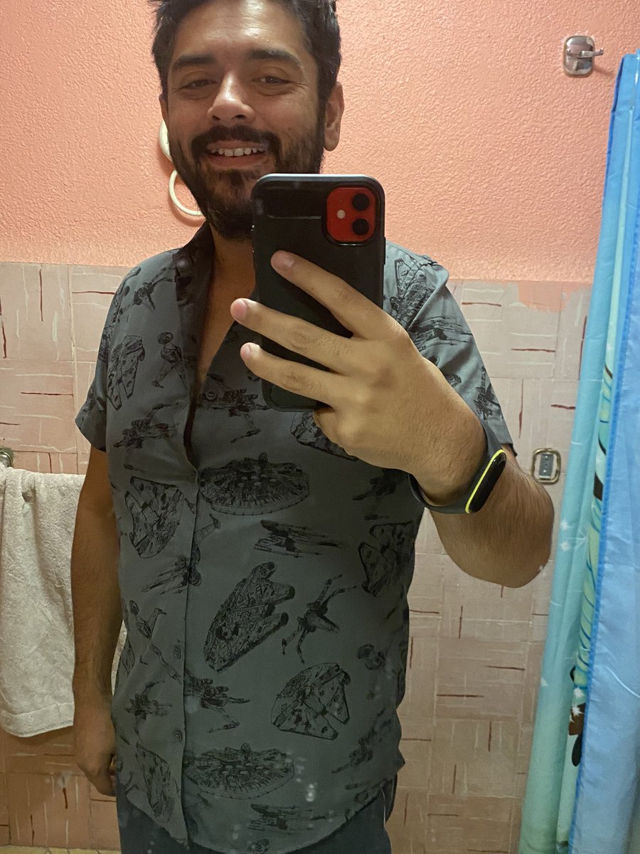 GarabateroDiaz's tweet image. Best 50 bucks ever spent or beats 50 bucks ever spent ? #starwars #cheapmerch #clothes #fanboy