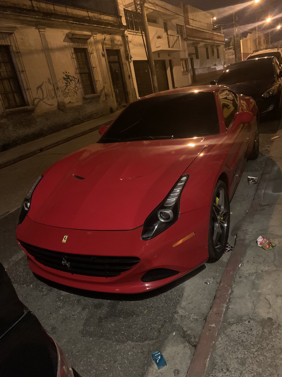 karlasmash's tweet photo. Pero a vos te ahueva dejar tu Yaris en zona 1 https://t.co/uedjiS37D4