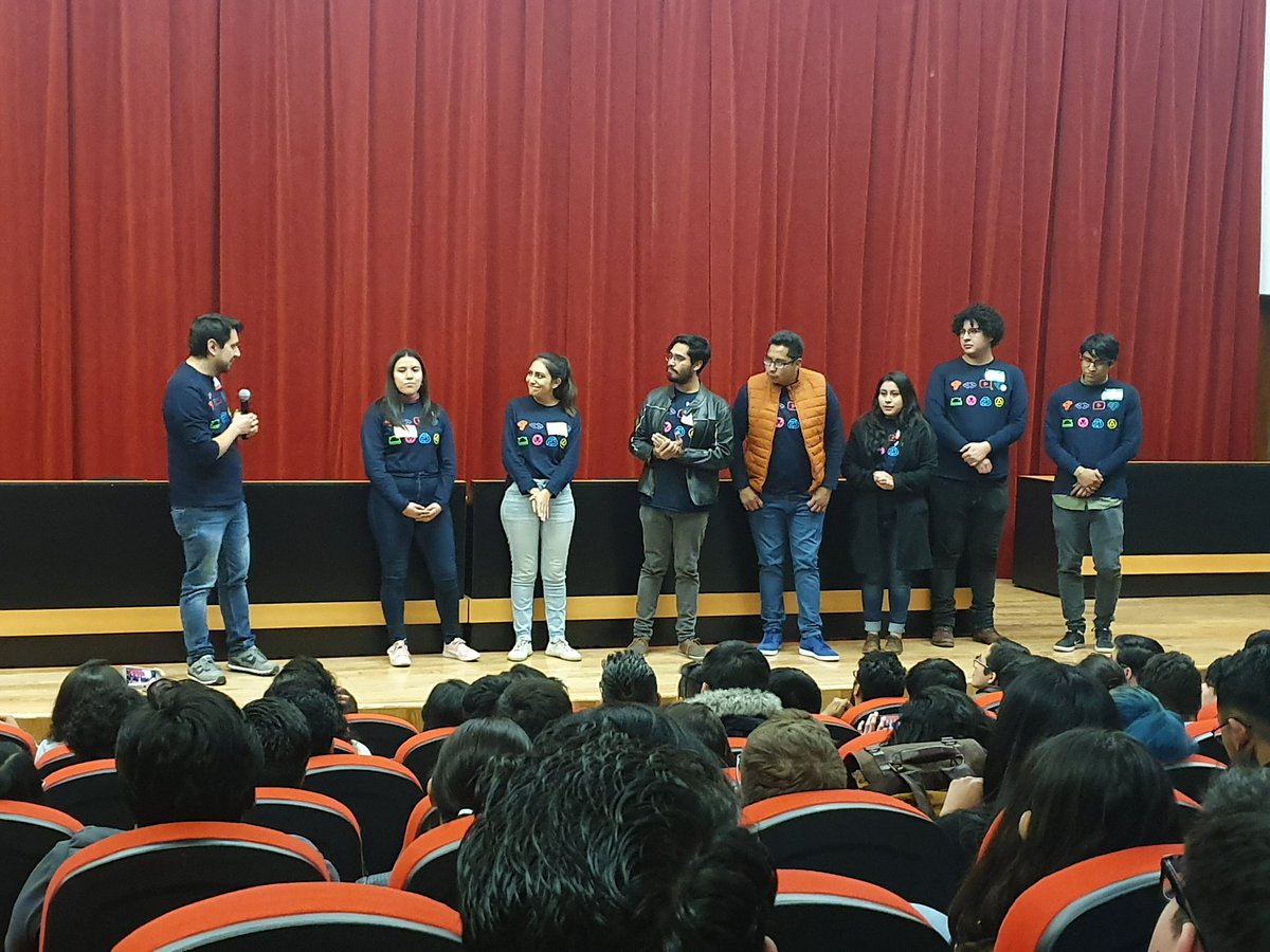 luixaviles's tweet photo. Keynote de Cierre del #DevFestCDMX.
¡Un gran trabajo del equipo de organización! 🚀💪🏽
#DevFest19 https://t.co/eFwVHxA0hP
