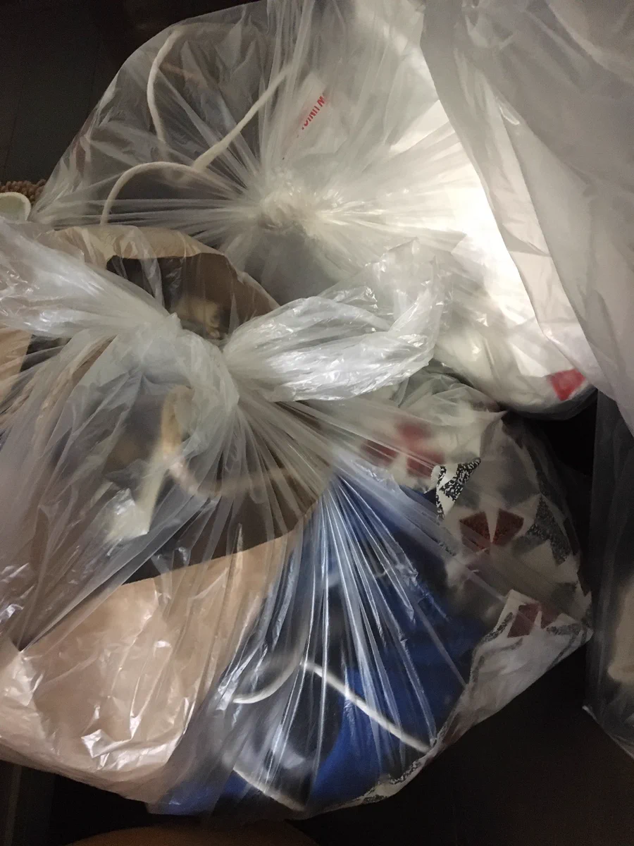 娘の生きがいのミュージカル刀剣乱舞のグッズを目の前で全て壊して捨てる母親酷すぎる