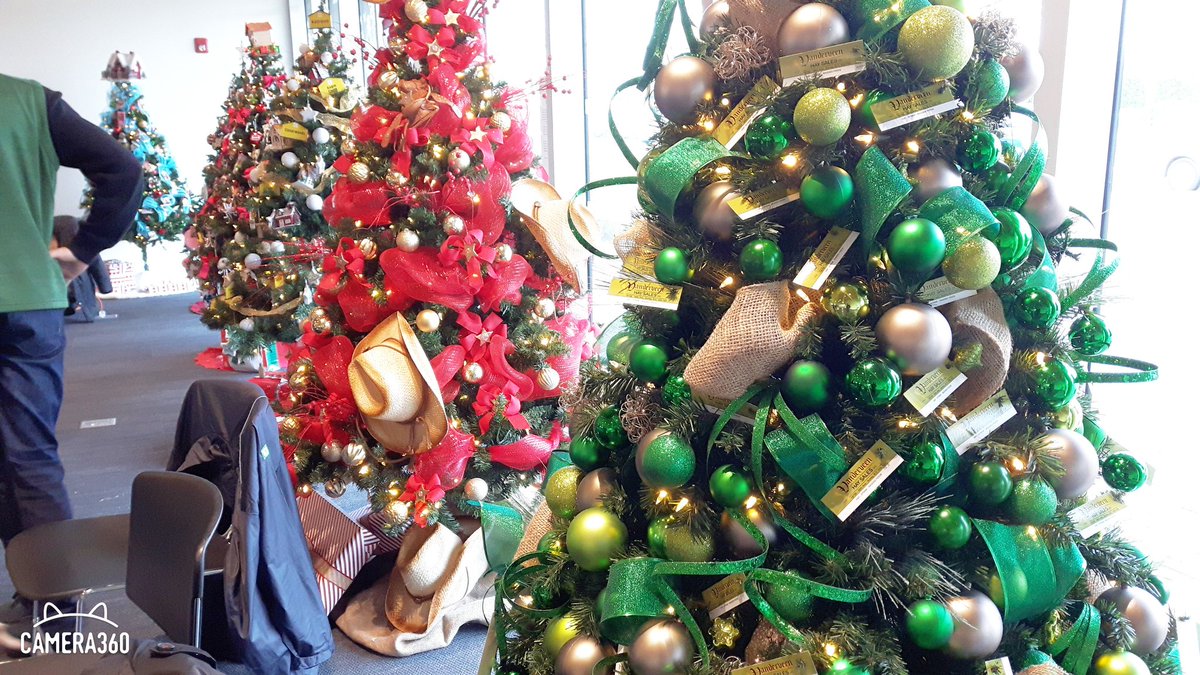 The Surrey Museum Christmas Event was a huge success! It was great meeting you Raja and Connor and volunteering together. 😀 <a href="/sunransek/">Suneet Sekhon</a> <a href="/SusanCroninn/">Susan Cronin</a>