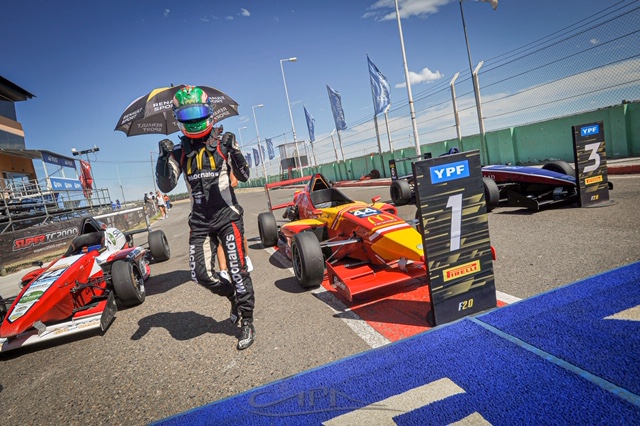 fotokart's tweet photo. DÍA PERFECTO PARA MOGGIA EN NEUQUÉN 
Consiguió la pole position y el triunfo 🏆 de la Carrera 1 🏁Fecha 12 del Campeonato Argentino de la Fórmula 2.0 en el Autódromo Parque Provincia de Neuquén @GuidoMoggia 
Sponsor  @McDonalds_Ar 
@F20Oficial 

Nota 👇
https://t.co/JruIyEFemC https://t.co/Kzjn0IMDCY