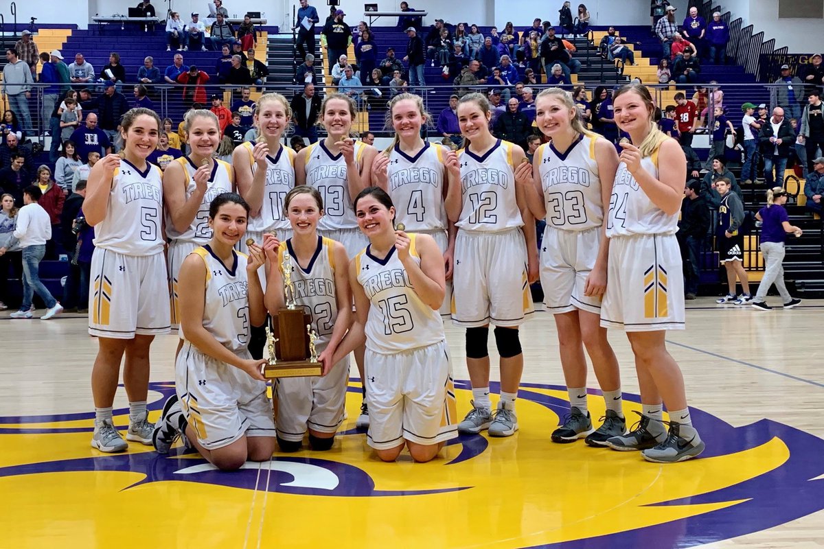 Back to back Purple &amp; Gold championships!  Fantastic team effort tonight against a talented Oakley team led us to a 50-38 victory.  <a href="/LiliShubert/">Lili Shubert</a> &amp; <a href="/TillieMalinows1/">Tillie Malinowsky</a> led the way with 13 points. #DRFF #Family <a href="/CatchItKansas/">Catch It Kansas</a> <a href="/kpreps/">Kpreps.com</a> <a href="/VarsityKansas/">#VKscores</a> <a href="/KansasPregame/">Kansas Pregame</a> <a href="/scoresinkansas/">Scores in Kansas</a>