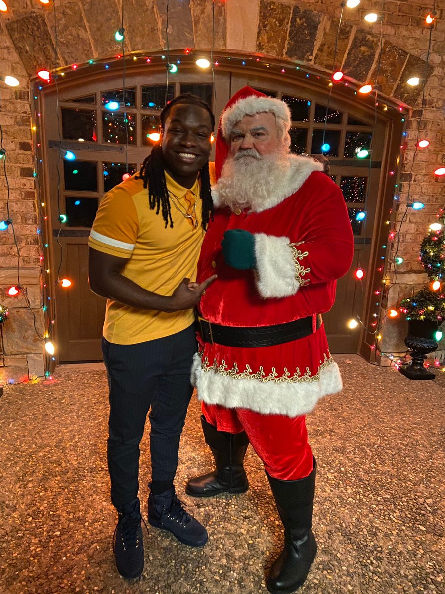 Simran2402's tweet photo. ~ ๐ #Season2, Episode 08 ๐ ~ #S2E08 #Season2 #ChristmasEpisode #bts #Kaleb #AlaricSaltzman #Dorian #Legacies #TVD #TO #newSpinOff @cwlegacies @theofficialclee @ImMatthew_Davis @thedemetriusb ๐๐ซ๐๐๐๐๐๐
๐ต๐โจ๐บ๐๐ด๐ซ๐๐ช๐ซ๐ฃ๐ญ๐ช๐๐ฅ๐
๐๐๐๐ญ๐ซ๐ฌโโ๐ฌ๐ฅ๐ท๐ฉ๐ช๐๐ https://t.co/lVNNUVUj9n