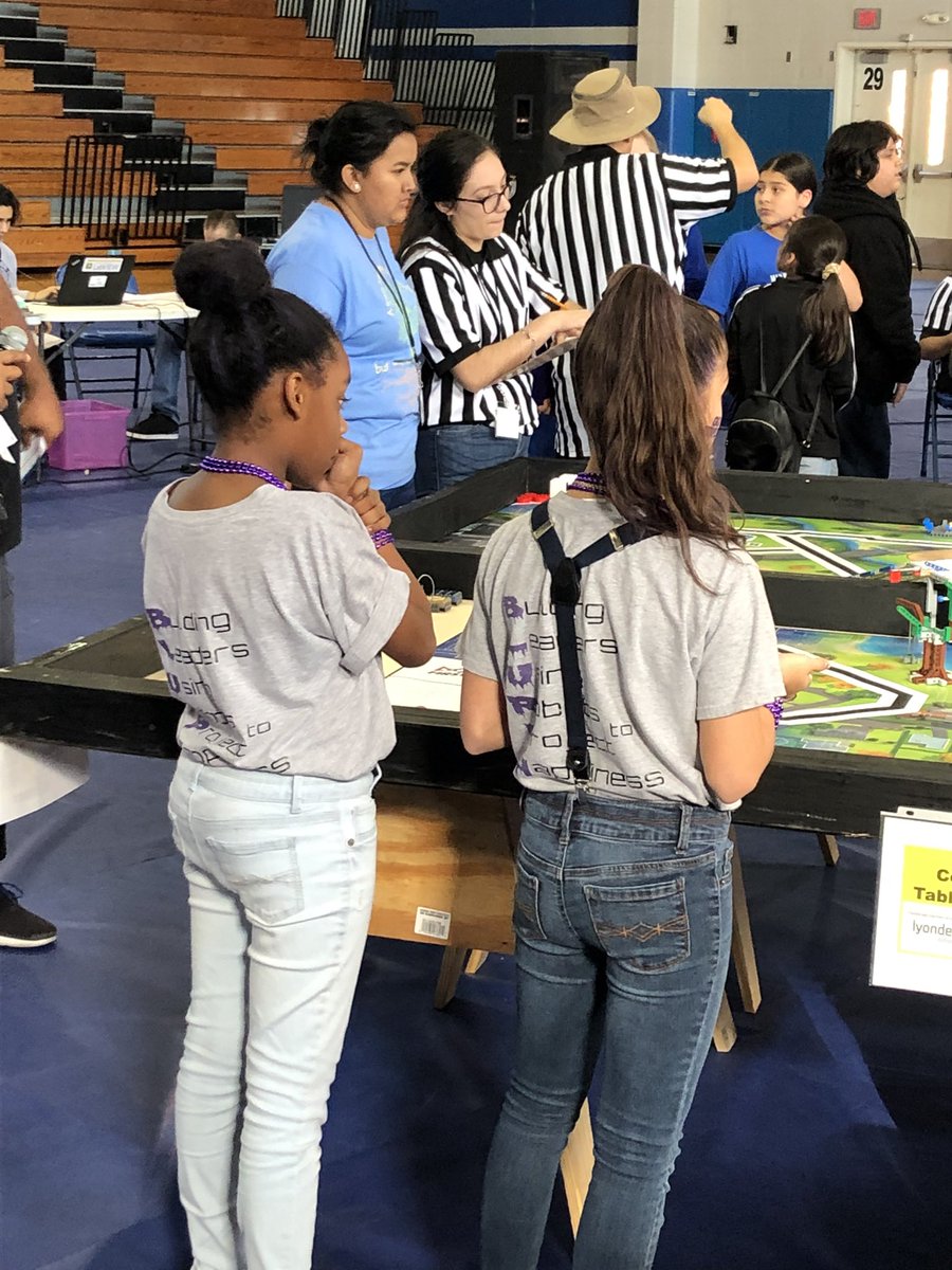CVISDCITeam's tweet photo. More action from the FLL qualifying tournament. https://t.co/snOgFEcrao