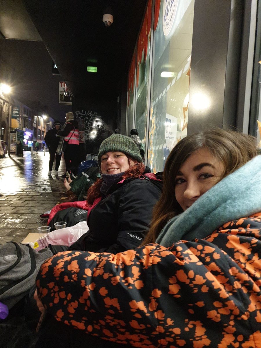 Some of the absolutely outstanding @aspireincuk team sleeping on Sauchiehall St tonight with @HTH_Glasgow to raise awareness for those who have no choice but to sleep on the streets of Glasgow each and every night. #smilesallround #homelessnessisnotinvisible #awarenessraising@