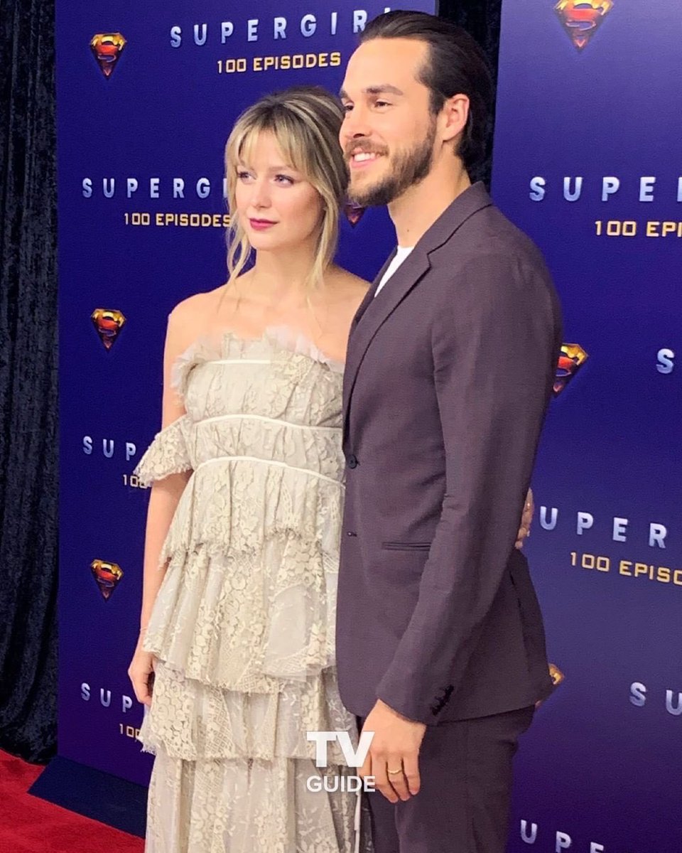 SeriesTWBZ's tweet photo. MEU CASAL!

Melissa Benoist e Chris Wood na festa do 100ª episódio de Supergirl. 💓 https://t.co/7M2Ra3J3V8