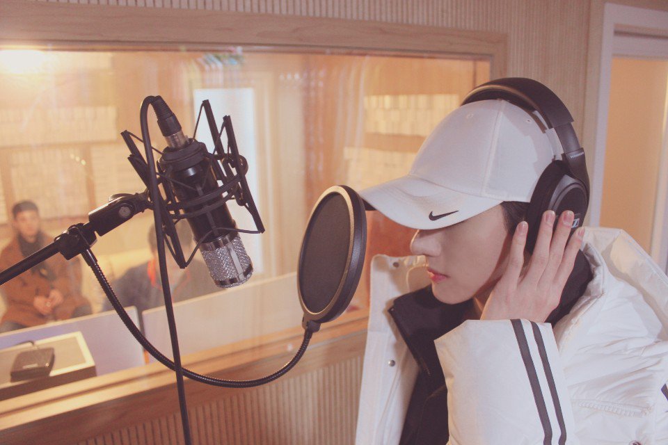 uth__official's tweet photo. [#UTH] D-6❗

[#오늘은_#희찬_데이]를 기념하여 다가오는 일본 공연을 위해 열심히 준비하고 있는 #UTH 의 비쥬얼 희찬이의 녹음 현장을 공개합니다👏👏

#UTH 와 만날 날이 앞으로 D-6❗
신곡 공개는 물론 다양한 이벤트가 준비 되어있으니 많이 기대해주세요😊

공연 정보는 타래에서 확인❗ https://t.co/ic6A9kGC3U