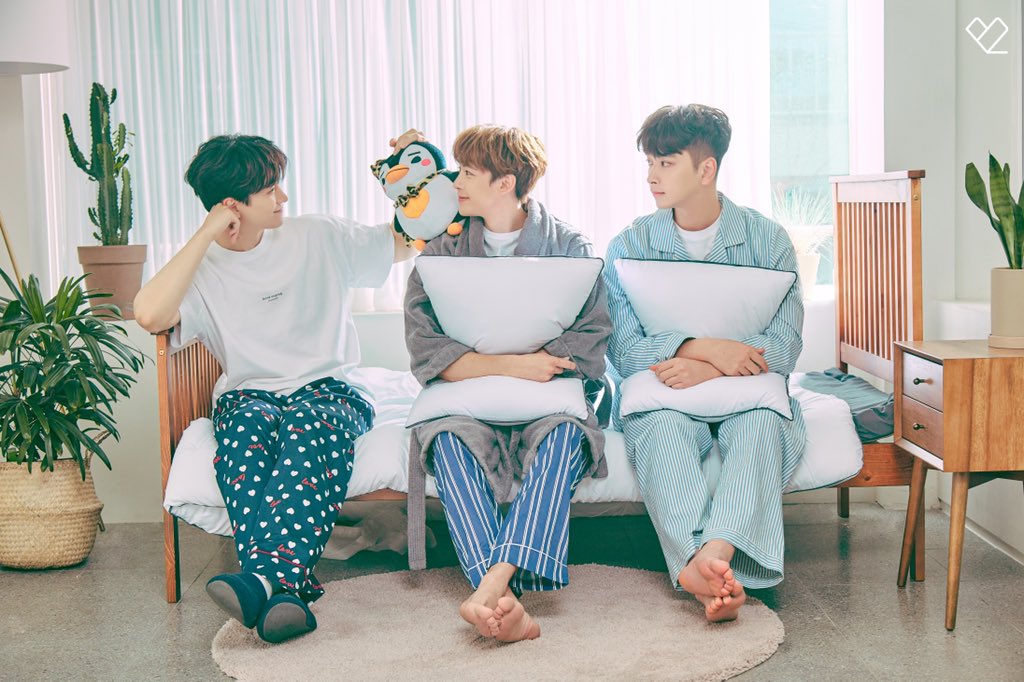 follow_2PM's tweet image. 구 룸메이트, 현 절친들의 
2PM 구룸현친(GRHC) SEASON'S GREETINGS 2020 B컷 대방출!!

B컷의 B는 BEST의 B!✨
 
 ▼▼▼ 
 me2.do/IF6s8D7Y 

 #2PM #투피엠 
 #구룸현친 #GRHC 
 #구룸현친시즌그리팅