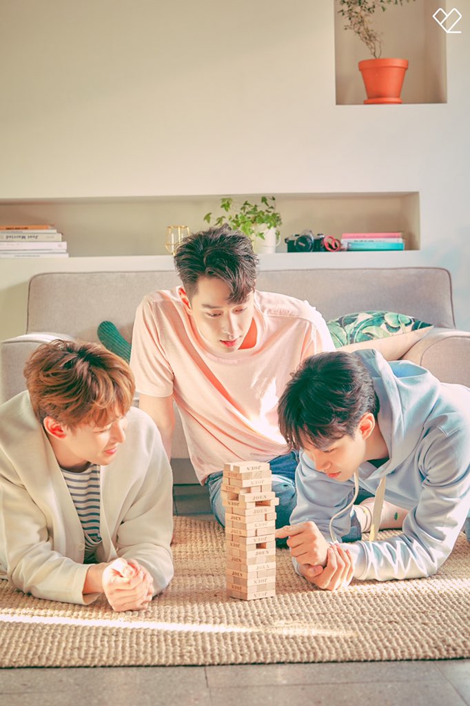 follow_2PM's tweet image. 구 룸메이트, 현 절친들의 
2PM 구룸현친(GRHC) SEASON'S GREETINGS 2020 B컷 대방출!!

B컷의 B는 BEST의 B!✨
 
 ▼▼▼ 
 me2.do/IF6s8D7Y 

 #2PM #투피엠 
 #구룸현친 #GRHC 
 #구룸현친시즌그리팅