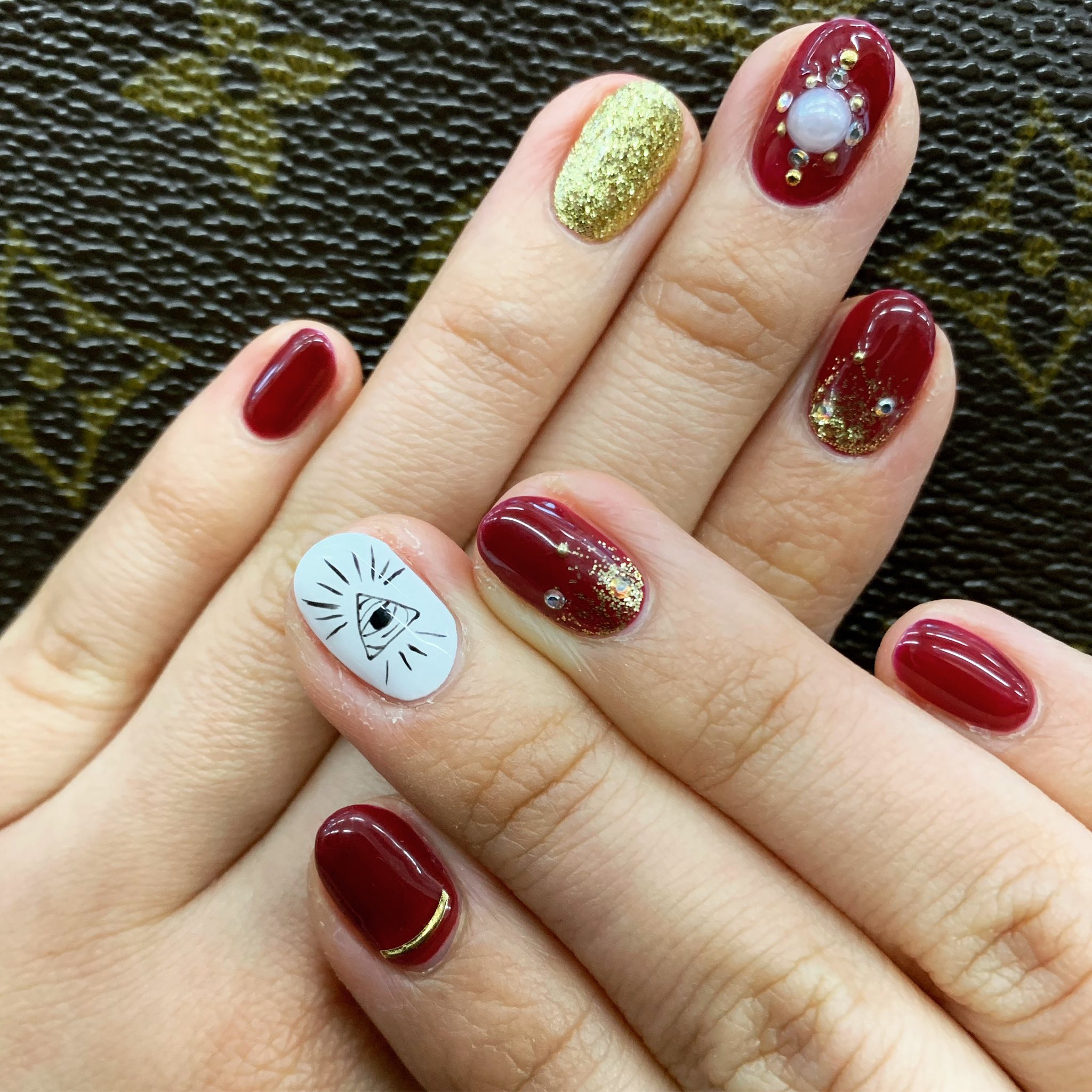 中島玲 En Twitter 久しぶりにネイルやって貰った ネイル ネイルサロン シェルネイル ボルドーネイル ネイルアート フリーメイソン プロビデンスの目 Nail Nails Salon Freemasonry 冬ネイル クリスマス T Co C10fnur6ts Twitter