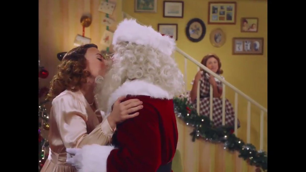 Saturday Night Live Scarlett Johansson Gets Into The Spirit Of