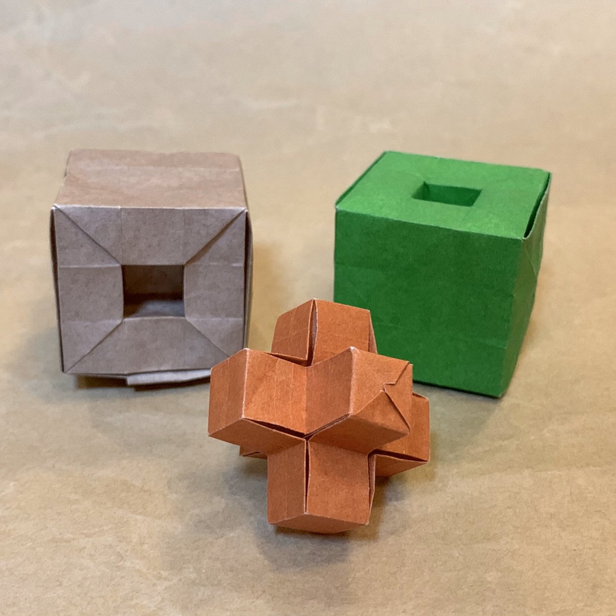 Kenken マイクラ風 土ブロックの上の木 糊不使用 ジョイントパーツは1 2の長方形から Origami 折り紙作品