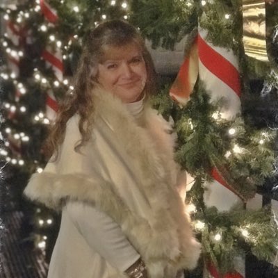 #NewProfilePic #SnowflakeInn #JacksonNH ♥️ Early birthday with <a href="/Andy1Williamson/">andy williamson</a> 🌲🎉🎅🏻😘