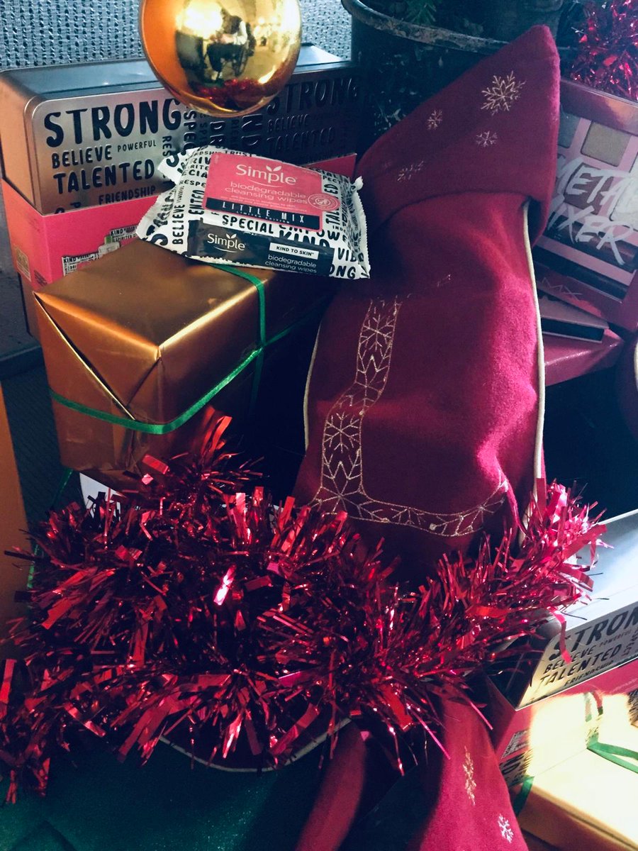 You’re gonna love this one... 👀 
We’ve created the ultimate Little Mix Christmas stocking 🤶🏻🎄 and we'll be giving ONE away EACH DAY. 
We hope you’re ready for this one... Cause we have FOUR days of our BIGGEST giveaways! 🎁🎄
First up... Is Leigh 😍 smarturl.it/Little-Mix-Adv…