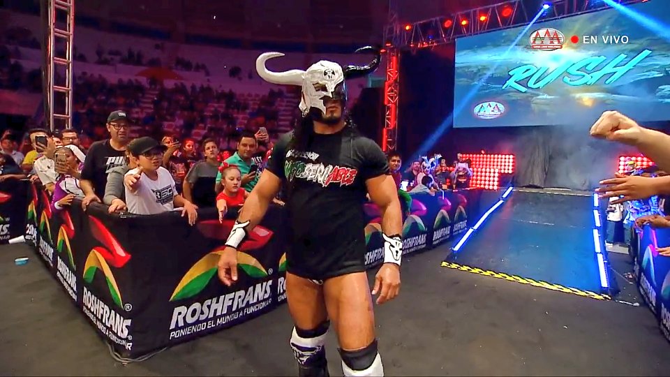 Fernando0o3's tweet photo. Gran Lucha @rushtoroblanco 👏👏
#Ingobernables👊 #NoPasaNada https://t.co/5JlcmQox38