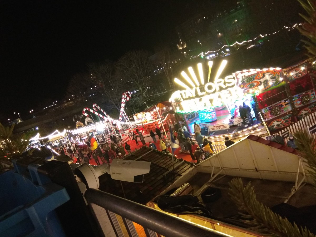 Pocos días... Pero muchas fotos..  Muchos momentos... Muchos planes... Buenas vistas... Muchos recuerdos nuevos... #Happy #Edinburgh #WinterIsHereAndNow