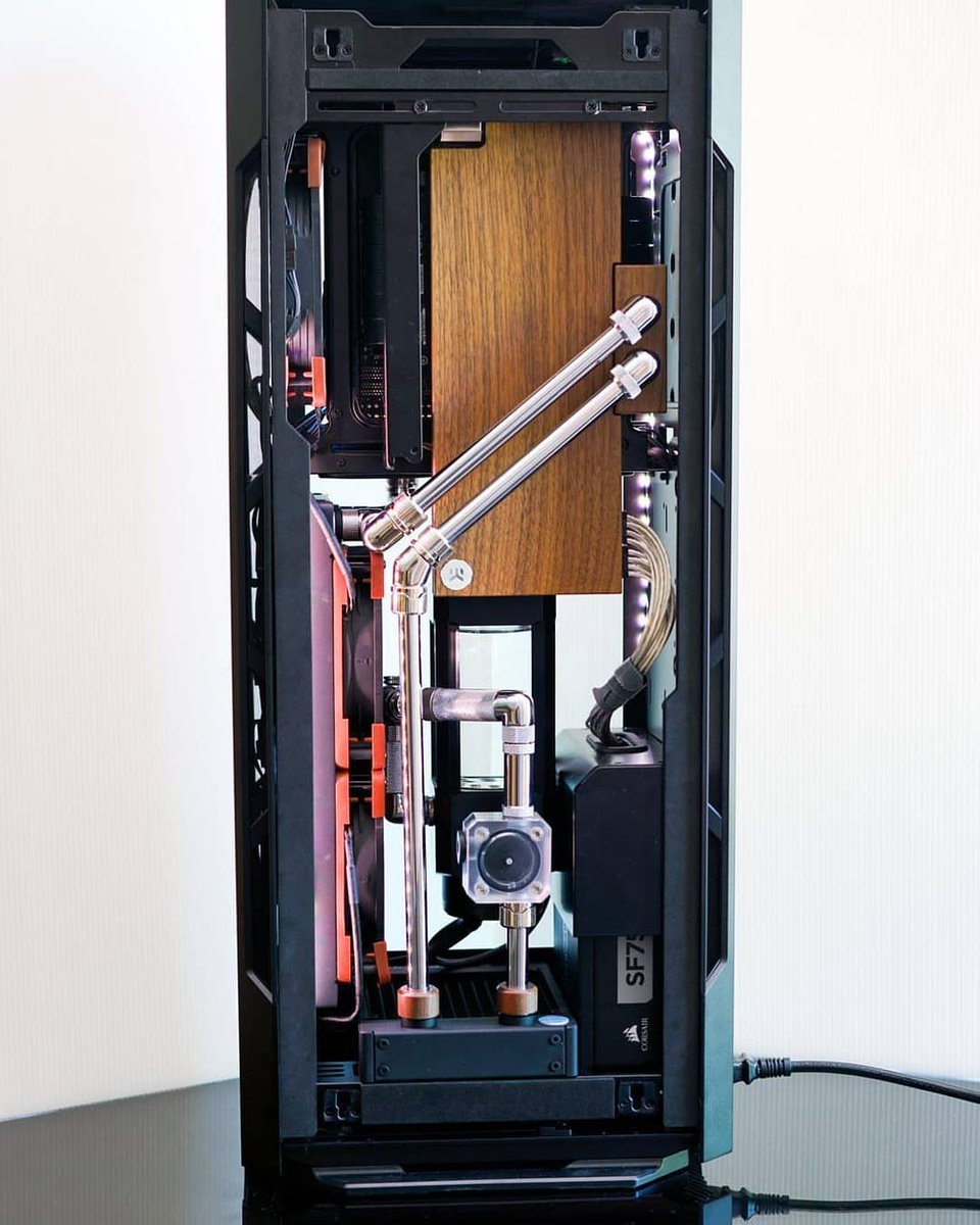 ModMyMods's tweet photo. Talk about classy!
Check out this incredible build by @80ishplus appropriately named The Gentleman
#chrome #phantekscase #EKWB #watercool #heatkiller #phanteks #watercooling #watercooledPC #Unique #hardtube #DIY #DIYCables #CustomCooling #HyperX #asus #ROG https://t.co/3MuP0XzKEi