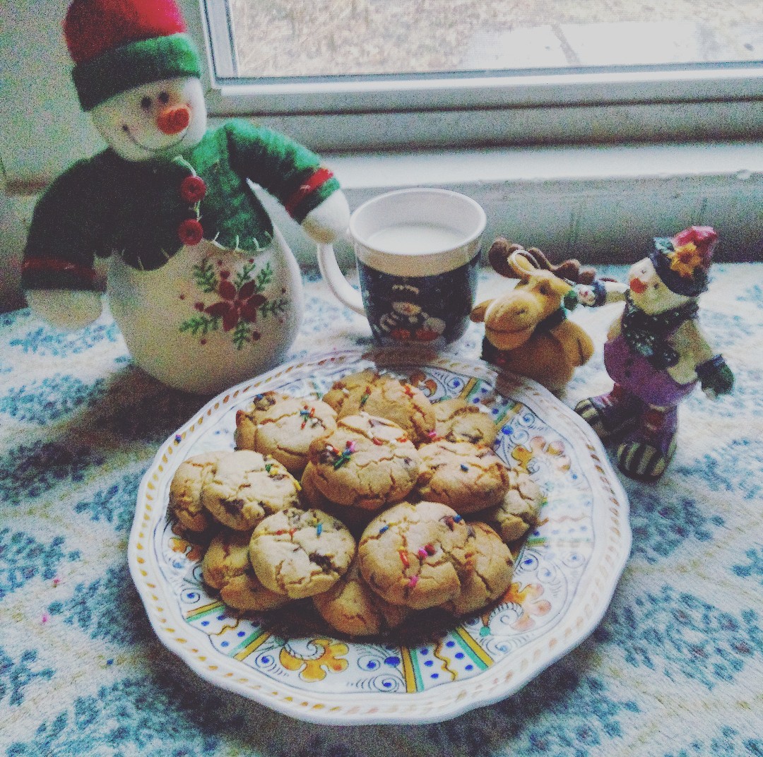 I decided to make some cute yummy holiday chocolate chip cookies today, and they go really good with some milk. 🍪🍪🍪🎄🥛