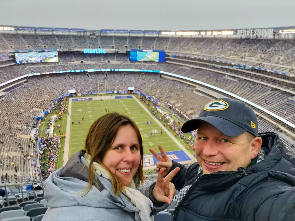 Frank Graupe (@graupe2904) on Twitter photo Kann losgehen... Bereit wenn Sie es sind, Mr. Icke 😎✌️<a href="/Icke41/">Icke Dommisch</a> #icke41 #NYGvsPHI #footballlive #ranNFLsuechtig #rannfl #MetLifeStadium Kann losgehen... Bereit wenn Sie es sind, Mr. Icke 😎✌️<a href="/Icke41/">Icke Dommisch</a> #icke41 #NYGvsPHI #footballlive #ranNFLsuechtig #rannfl #MetLifeStadium