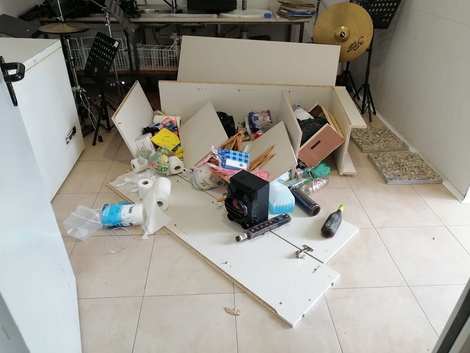 TdjDirecto's tweet image. ACTOS VANDÁLICOS EN LA PISCINA || Así te contamos cómo ha quedado el recinto tras los desperfectos de este fin de semana vivirjaen.com/actos-vandalic…