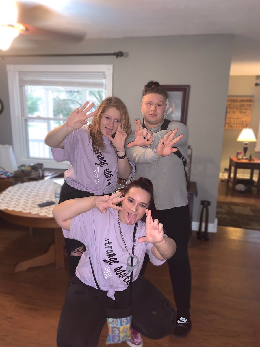 breannapaskett's tweet photo. when two groups collide you get a very “strange society” 😉
#strangeaddition #blackcubesociety #strangesociety https://t.co/8WHr1XnGvK