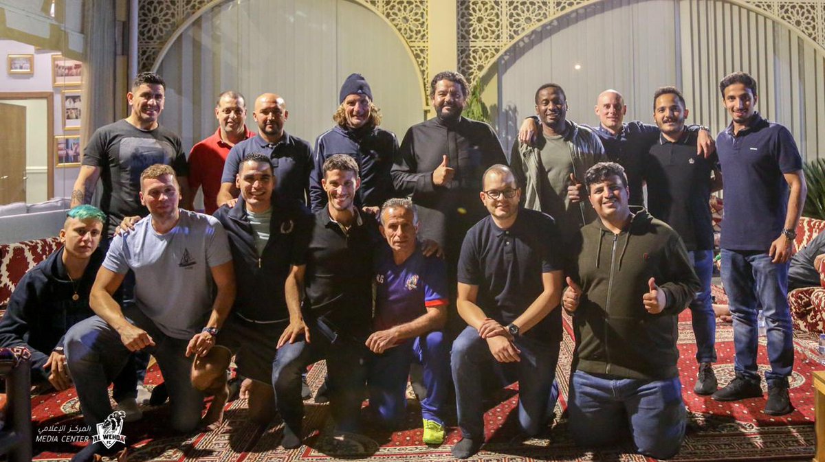 📸 ⚽️ | 🔴⚪

عقد م. توفيق تونسي <a href="/eng_ttunsi/">م. توفيق فؤاد تونسي</a>
المشرف العام اجتماعا مع الجهاز الفني
للفريق الأول في منزله ؛ لمناقشة بعض الأمور الخاصة بفريق الوحدة في المرحلة المقبلة ، تخلله تناول طعام العشاء .

#لمجد_جديد 🏆