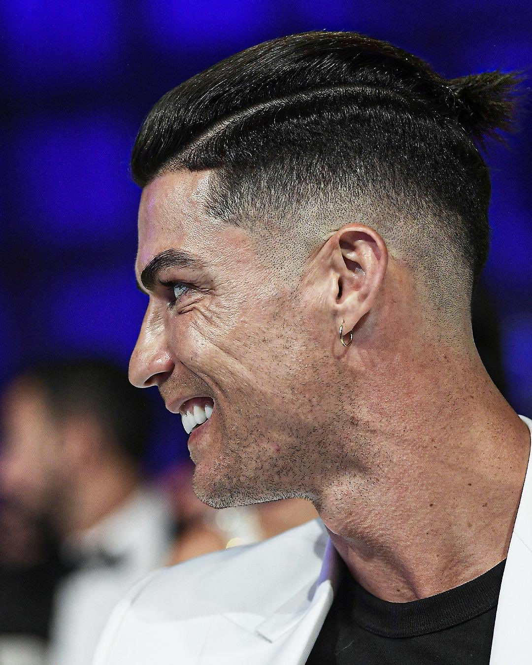 Most Important News Of So Far Cristiano Ronaldo Rocks A Man Bun Tribuna Com