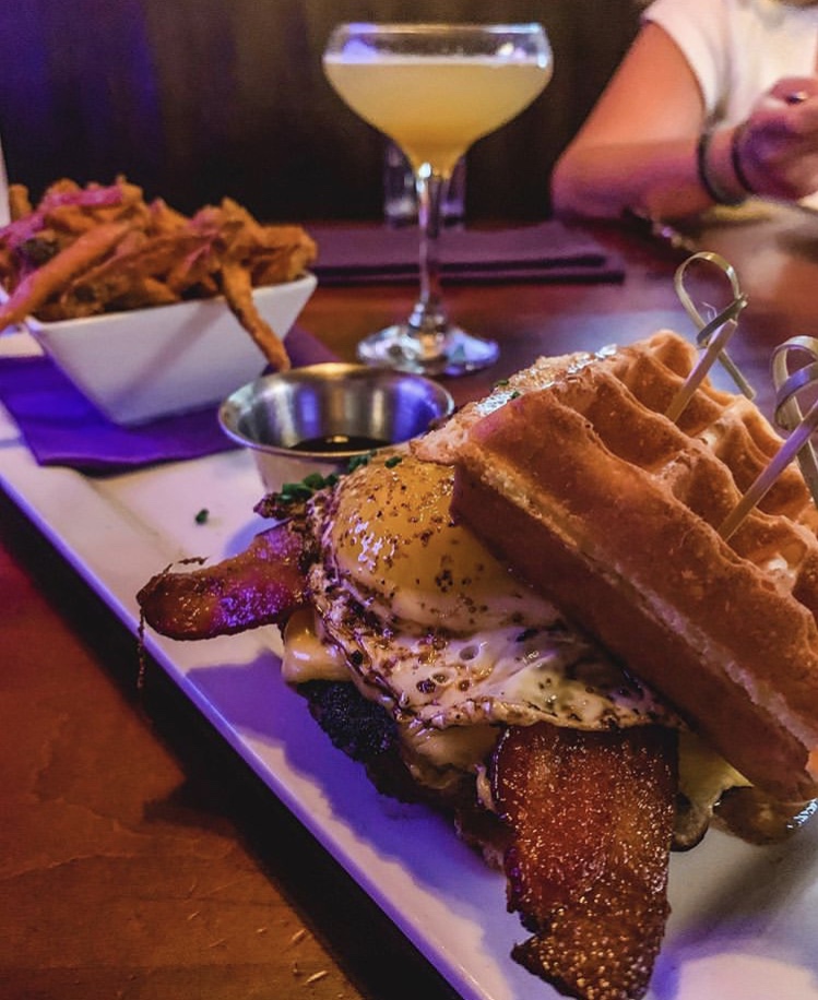 FtLauderdaleMag's tweet photo. Brunch: The most important meal of the day 🍳
#fortlauderdale #ftlauderdale #solauderdale #brunch #breakfast #lunch #sunday #sundayfunday #waffle #eggs #yum #yummy #royalpig #lasolas #lasolasblvd #ftl #ftlbeach #fortlauderdalebeach #stlaudy #laudy #fortlaudy #lauderdale #broward https://t.co/fC4q5XYp9K