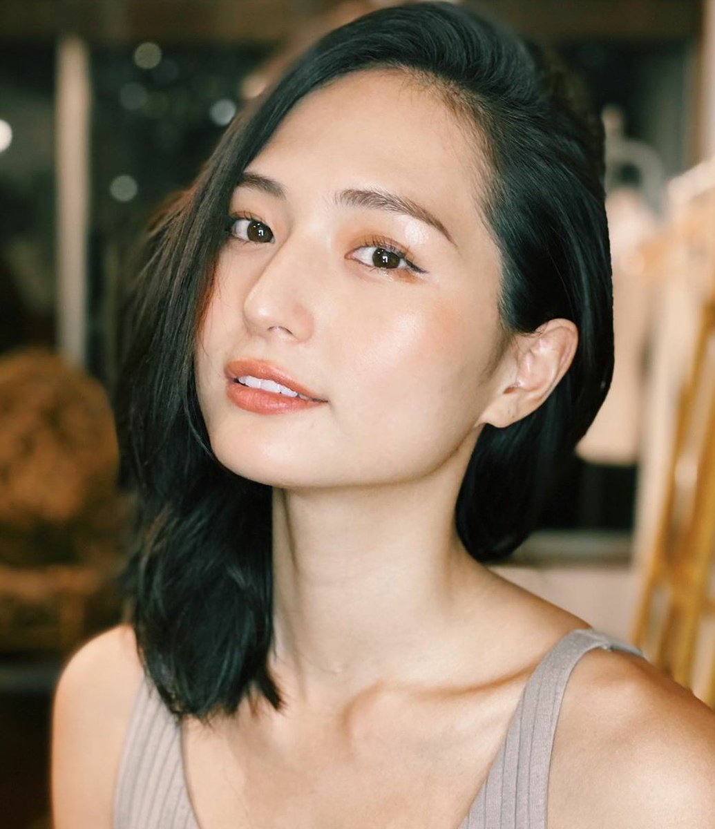 ゆっち Pa Twitter 今だから言える 女優の山賀琴子は旭川出身 自分の家の 向かいの家に 小さい時から知り合い懐かしい 今も頑張っているのかな 山賀琴子