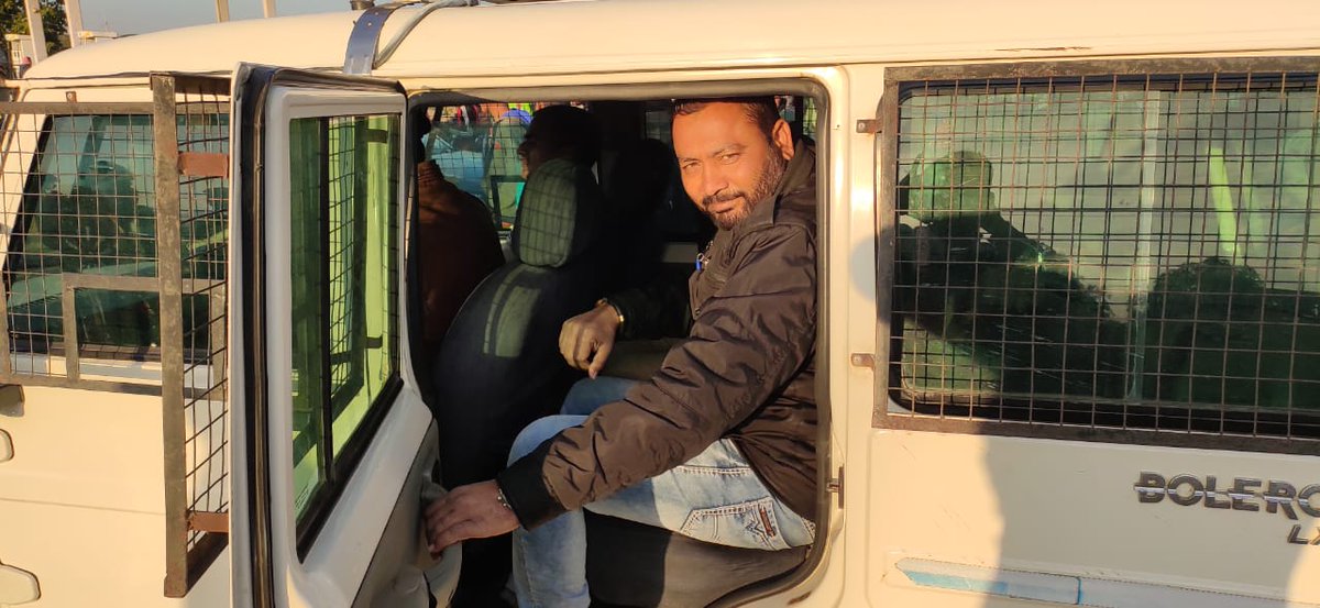 गुजरात के मुख्यमंत्री विजय रूपाणी ने करछ महेश्वरी समाज को सरणार्थी बोल कर समाज का अपमानित किया , 
आज नखत्रणा-भुज हाइवे पर चक्काजाम करके  उनका विरोध किया साथ मे उनके पोस्टर जलाया।
<a href="/BhimArmyChief/">Chandra Shekhar Aazad</a> <a href="/jigneshmevani80/">Jignesh Mevani</a> <a href="/Bhimarmy_BEM/">भीम आर्मी भारत एकता मिशन</a> <a href="/VinodChavdaBJP/">Vinod Chavda 🇮🇳</a> <a href="/BJP4Gujarat/">BJP Gujarat</a>