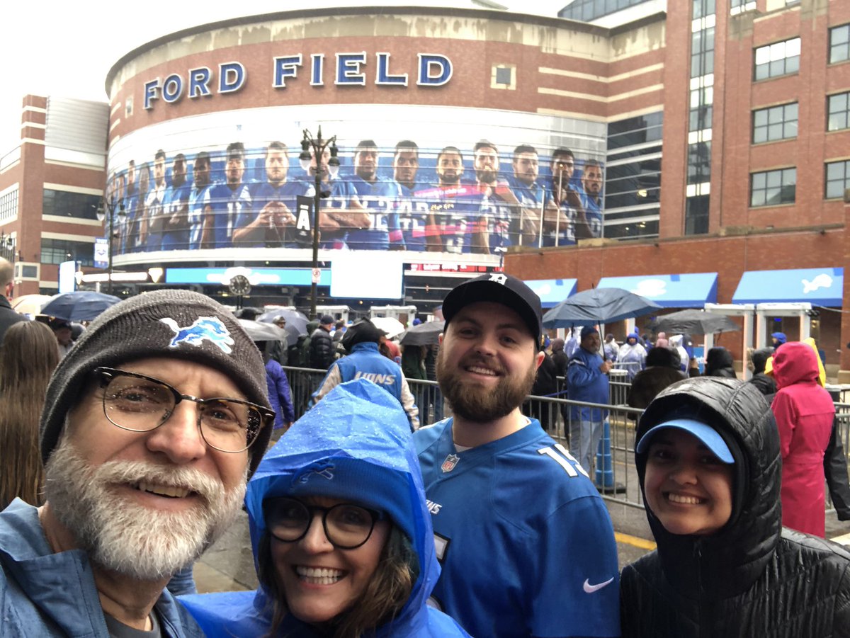 donsanderson's tweet photo. Lions/Packers game #DefendTheDen #OnePride https://t.co/BGCdYEdYv0