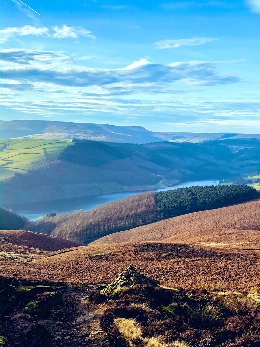 Gabbi_Ella1's tweet photo. MADE IT! ⛰ So happy to be back exploring and in my favourite place- the mountains. Lovely walk along Ladybower, Derwent Edge and High Peak today. #peakdistrict #NationalPark #getoutside https://t.co/NjMl0NNPs5