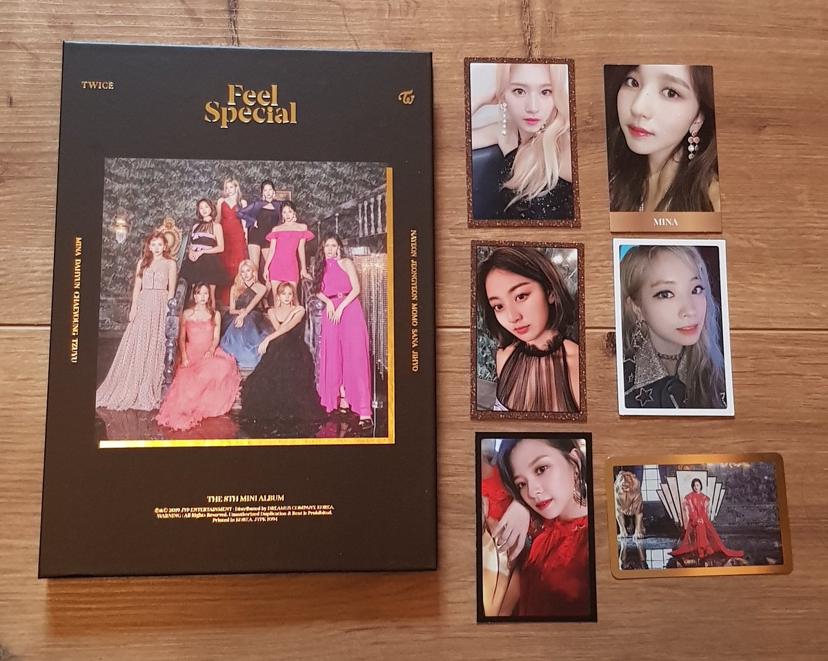 Twice - Feel Special Photocards : Sana, Mina, Jihyo, Dahyun, JeongyeonCD : SanaLyrics Book : NayeonFavorite Song : Love Foolish