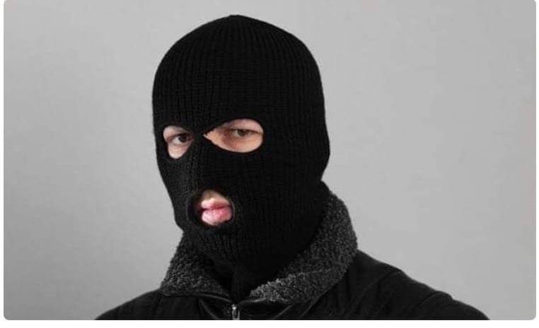 #pititatwittera Vendo traje de diplomático español!!