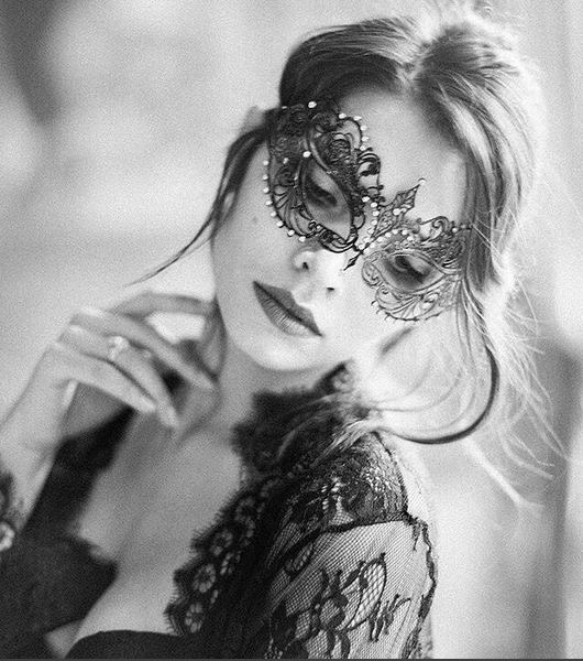JustPoshMasks's tweet photo. Are you getting behind the mask at Hurley House Hotel for their #NewYearsEve #masqueradeball?

Still time to get your #mask - Order by 1pm Monday and we guarantee delivery on 31st December

https://t.co/DXxEW9hsUj

@HurleyHouseH 
@TheHenleyList https://t.co/eUz7AtX0hR
