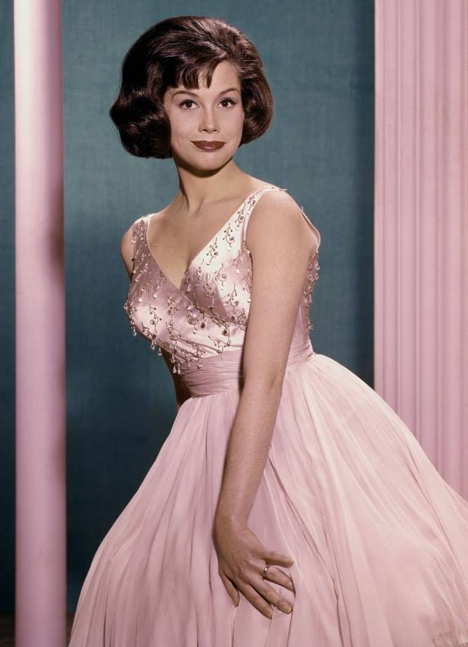 Happy Birthday to Mary Tyler Moore (December 29, 1936 January 25, 2017) in Heaven! 