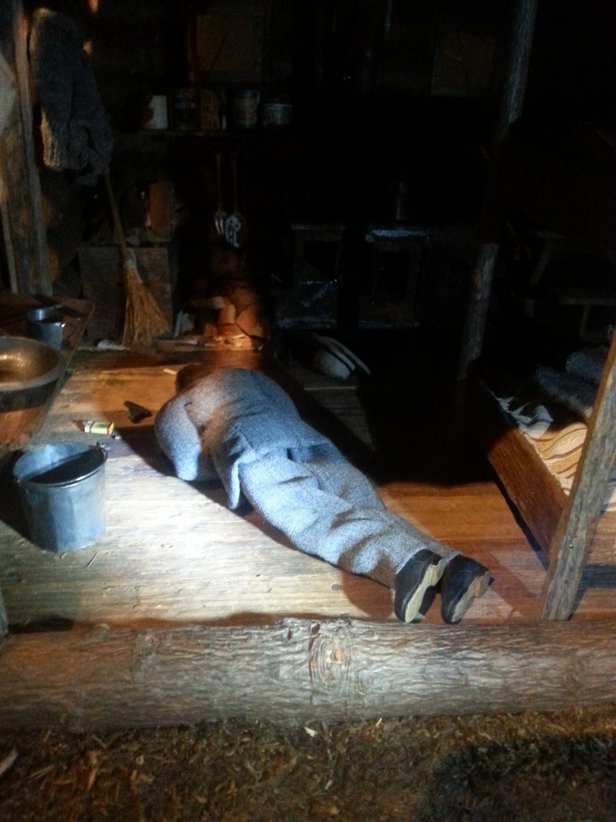 vintagepix's tweet photo. FB reminded me that 2 years ago, I saw the #NutshellStudiesOfUnexplainedDeath at @americanart's #RenwickGallery - miniature crime scenes that I first learned about through the documentary #OfDollsAndMurder. 💀🔍 #FrancesGlessnerLee #18TinyDeaths @Ohsolazysusan @bruce_goldfarb https://t.co/dbuv31iAtL