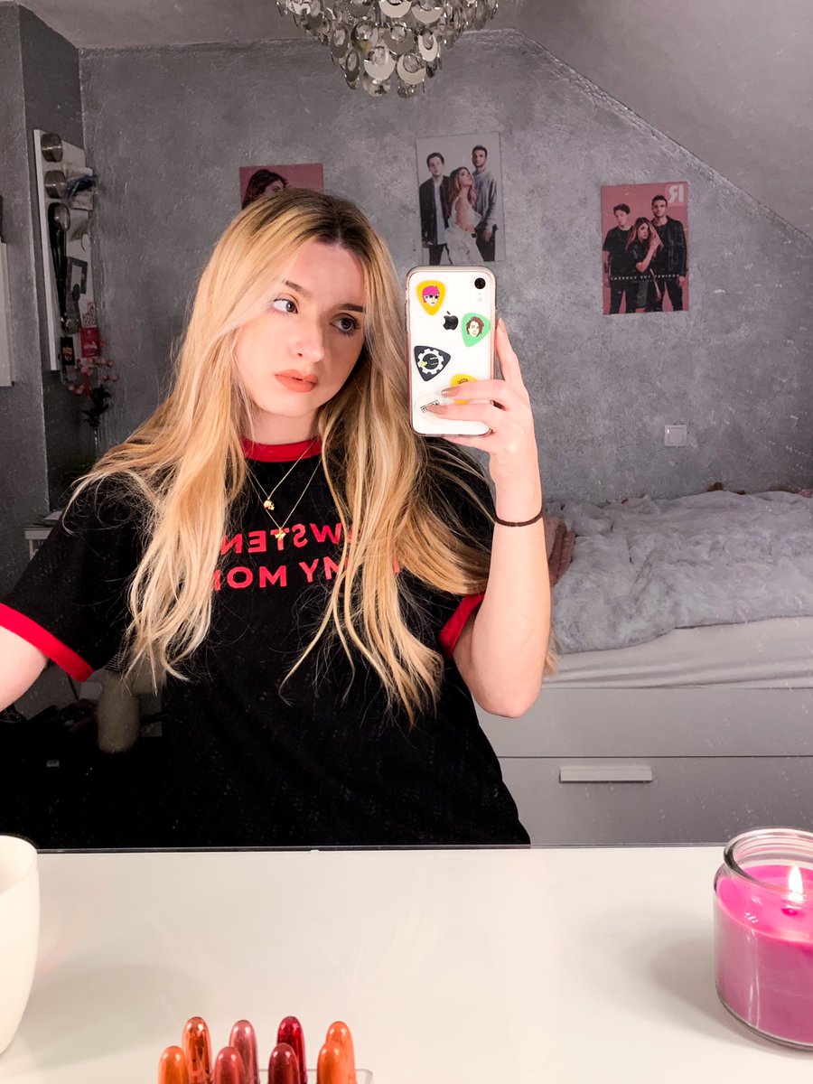 Awstenscrybaby's tweet photo. ✖️I [still] go blonde when I’m sad✖️ https://t.co/UQUjoEa6CD