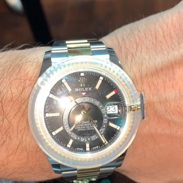 watchbeauty1's tweet photo. Brand New!!!! 🔥SKYDWELLER. #watchesinstagram #thewatchesclub #patekwatch #watchgeeks
#sportwatchmania #watchusa #watchoftheday⌚ #fashionwatch
#watchaddicts #watchcollectors #horologymania #timepiecetuesday
#watcheslovers #mensfashionfix #mensfashionposting #mensfashionview https://t.co/wc2R74e7v7