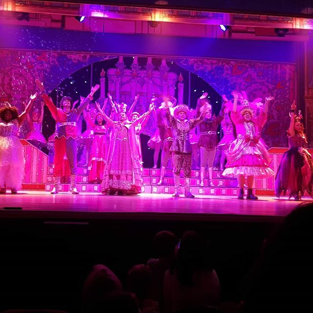 LivePlayEatBnt's tweet photo. Fabulous afternoon out at Sleeping Beauty at The Alban Arena today, what a great show! The kids loved it and were delighted to see Andy Day off the telly although my personal favourite was Rita Simons as the evil fairy, Maureen!
@andyday81 @rita_simonsof… https://t.co/Rz6PvATGX5 https://t.co/ucUInXn6cw