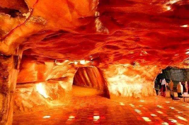 LASHKAR_1's tweet photo. Sheesh Mahal
Different views of the Fascinating lively feature  called SHEESH MAHAL..A view of the 80-feet deep pond in Sheesh Mahal in the Khewra Salt Mines.
#PakistanSaltWonder
#pakistanPinkSalt https://t.co/nTO8qzOum4