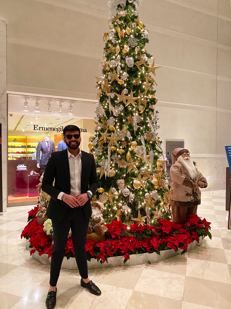 SarfarazDaheri's tweet photo. Dubai Shit. https://t.co/uJWibPNShi