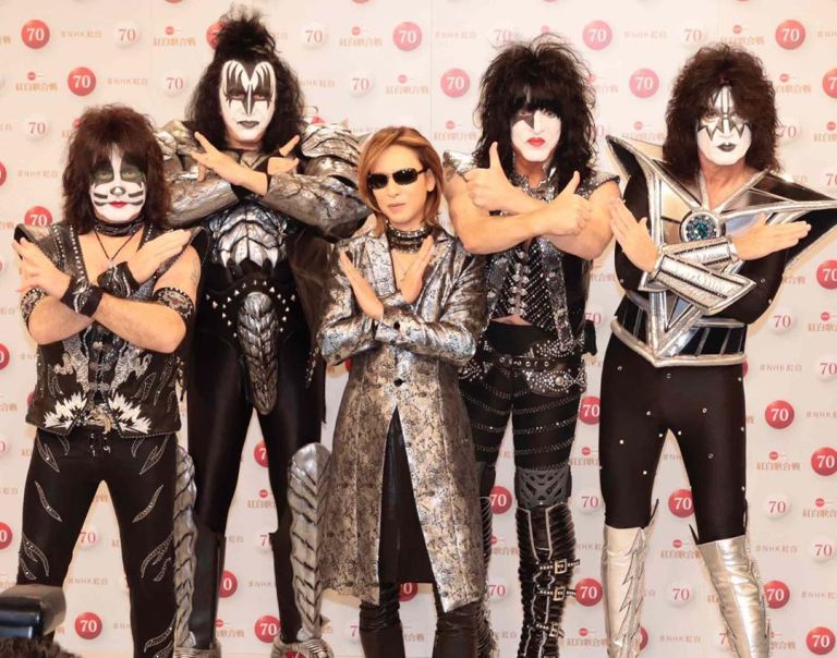 JMusicFreunde's tweet photo. Zum neuen Jahr: 
@YoshikiOfficial und @KISS tun sich für eine einmalige Performence an Silvester zusammen. #YOSHIKI #KISS

https://t.co/KVYTzA3sBm https://t.co/iOTgCrr1SB