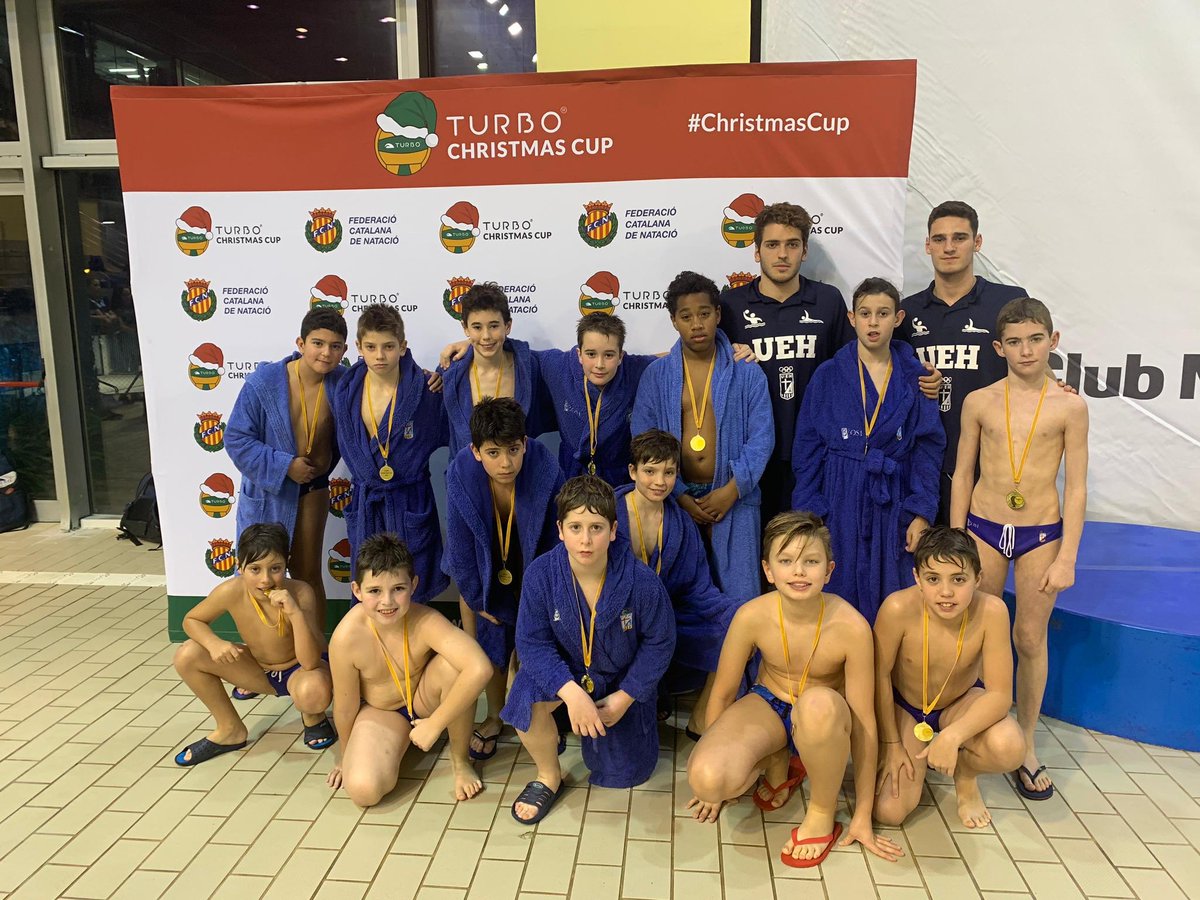 UEHorta's tweet photo. Enhorabona a les alevines 🤽♀️@UEHorta
2on llocs a la #christmascupwp2019 al perdre a final per 2-3 contra el @CNsantandreu
Els alevins han assolit la 8a posició @UEHorta 1-5 @cnmataro
#wpUEH #somdhorta https://t.co/lBjnaMj7Ri